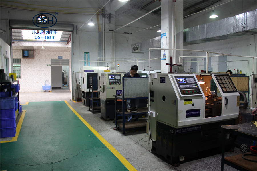數控車床（自動化機床；CNC lathe）