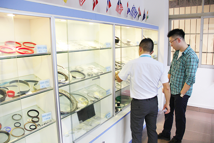 【圖】加拿大石油天然氣行業客戶來訪東晟密封件公司參觀指導工作！